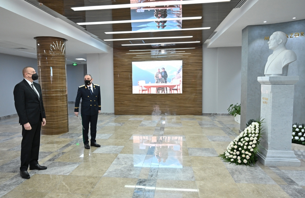 Prezident Baş Prokurorluğun yeni inzibati binasının açılışını etdi