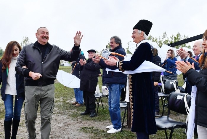 Azərbaycanın mədəniyyət paytaxtı Şuşada V “Xarıbülbül” Beynəlxalq Folklor Festivalının açılışı olub.