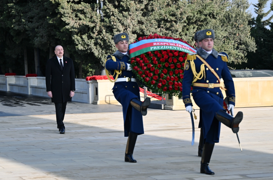 Prezident İlham Əliyev 20 Yanvar şəhidlərinin xatirəsini yad edib